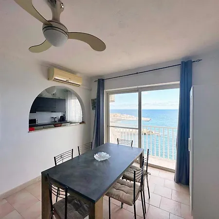 Apartmán 6th Floor Seafront With Open Sea Views