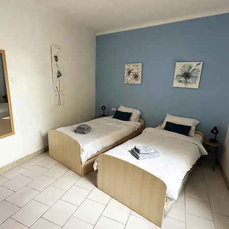 Апартаменты 6th Floor Seafront With Open Sea Views Слима