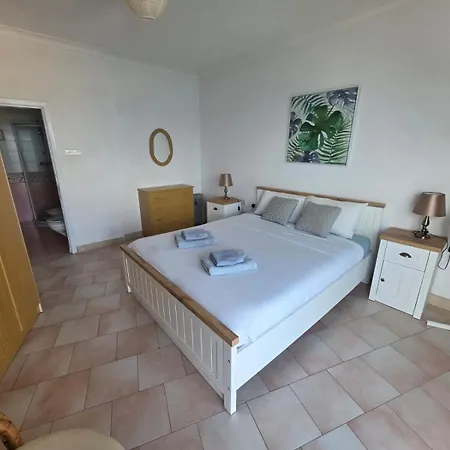 6th Floor Seafront With Open Sea Views *